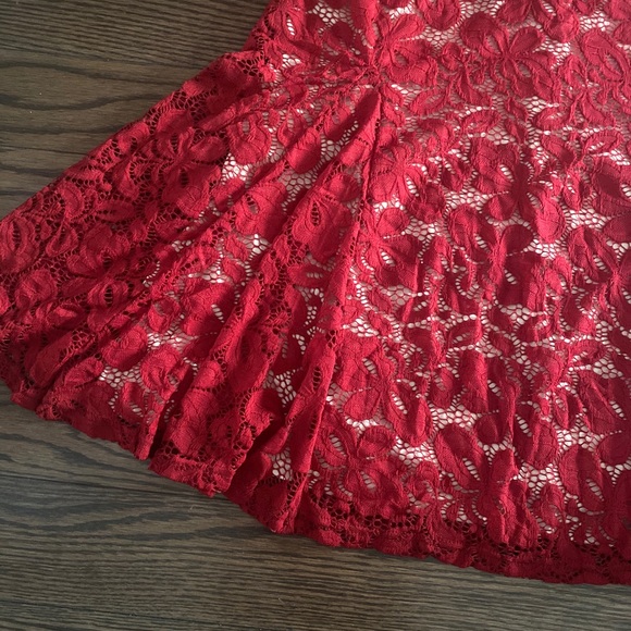 NWT red lace dress - Picture 2 of 9
